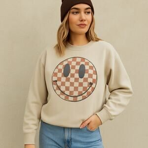 Checkered Smiley Face Sweatshirt Beige Women’s Small Cozy Pullover
